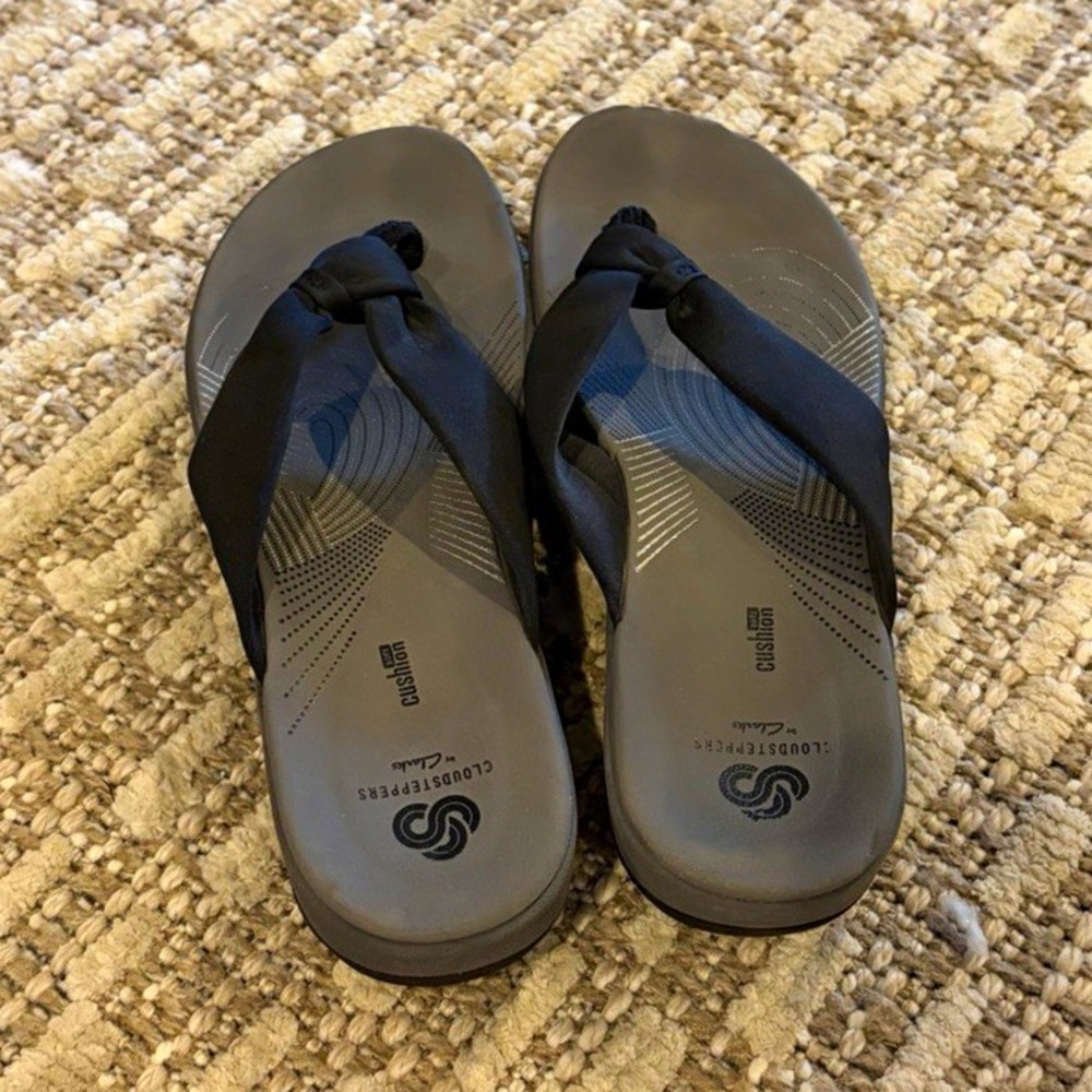 Clarks Women's Cushioned Thong Sandals Slip On Wedge Black/Gray US 10 M